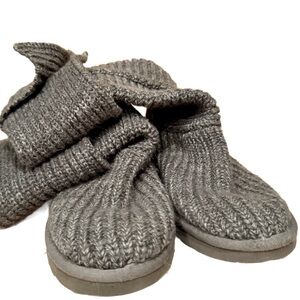 UGG Women's Classic Cardy Boot gray size 9 buttons
